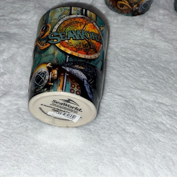 SEAWORLD Collectors 2D Painted Shark, Etc 3 1/8 In JuiceGlass Bundle 3 Brand New - Picture 10 of 16